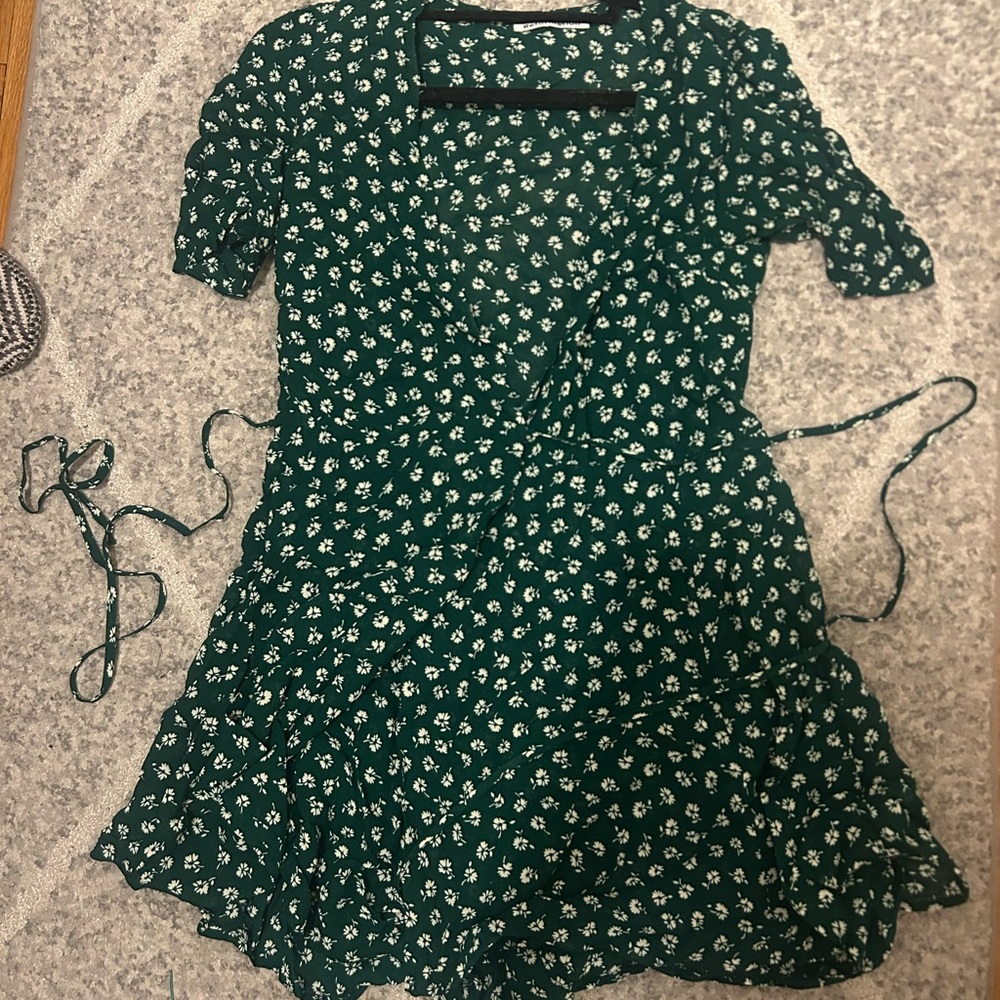 NEVER WORN Reformation Green Floral Wrap Mini Dress Size Small - Picture 4 of 8